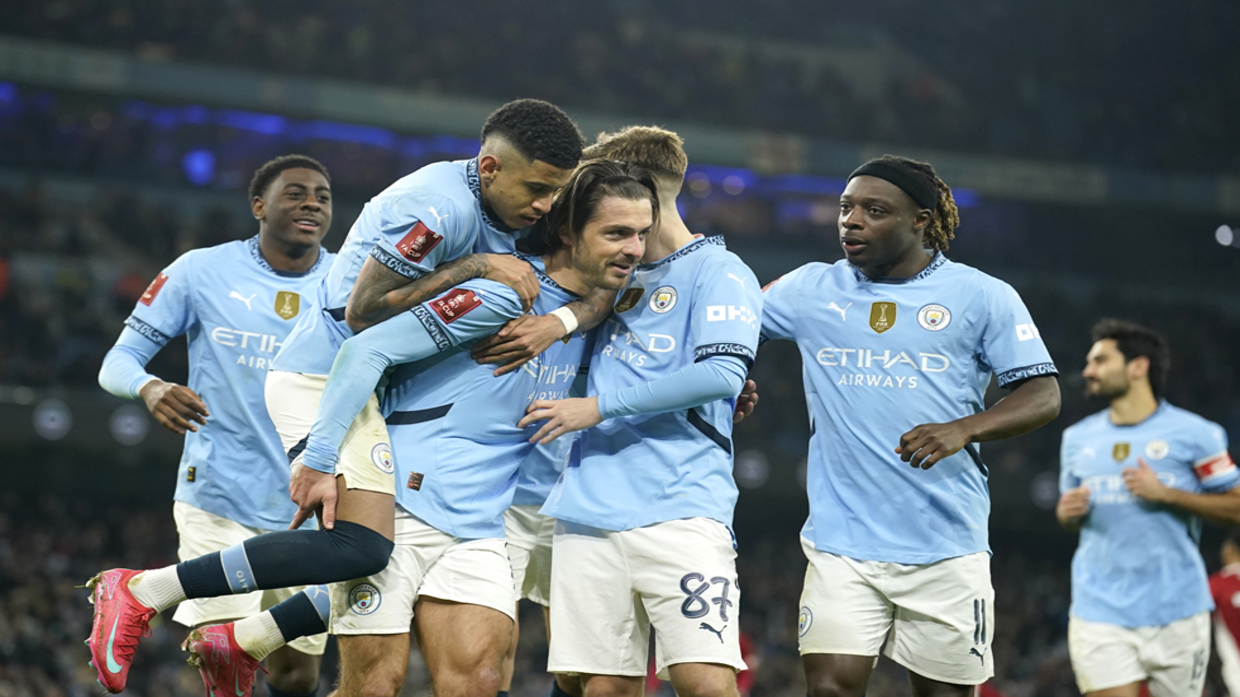 Manchester City thump Salford to reach FA Cup fourth round